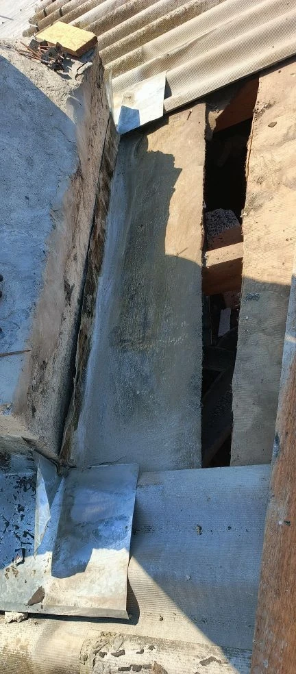 Пока стоит хорошая погода работники управляющей компании продолжают  восстанавливать пр...
