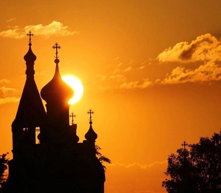 Нельзя «лезть в душу» человека, ибо душа – это святое святых, и туда можно войти только...