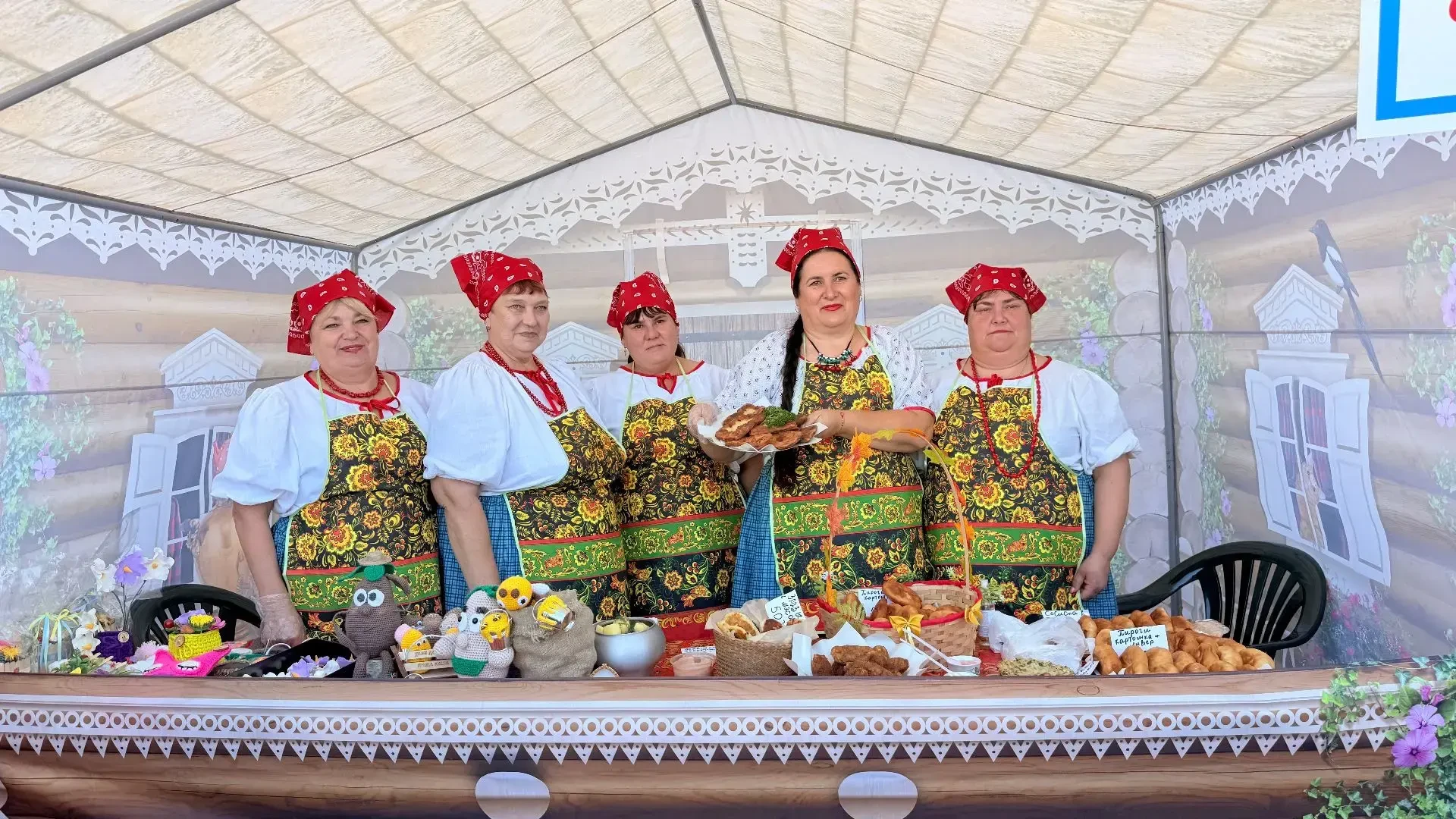 На центральной площади Кормиловки прошёл пятый фестиваль «Эх, картошечка!»