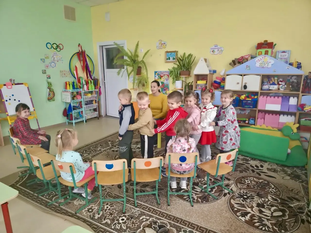 В рамках развивающего занятия «Путешествие в страну имён» дети средней группы детского ...