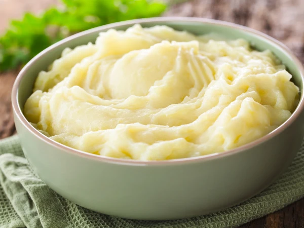 🥔 Картофельное пюре на воде… звучит скромно, но на деле это нормальный рабочий гарнир.