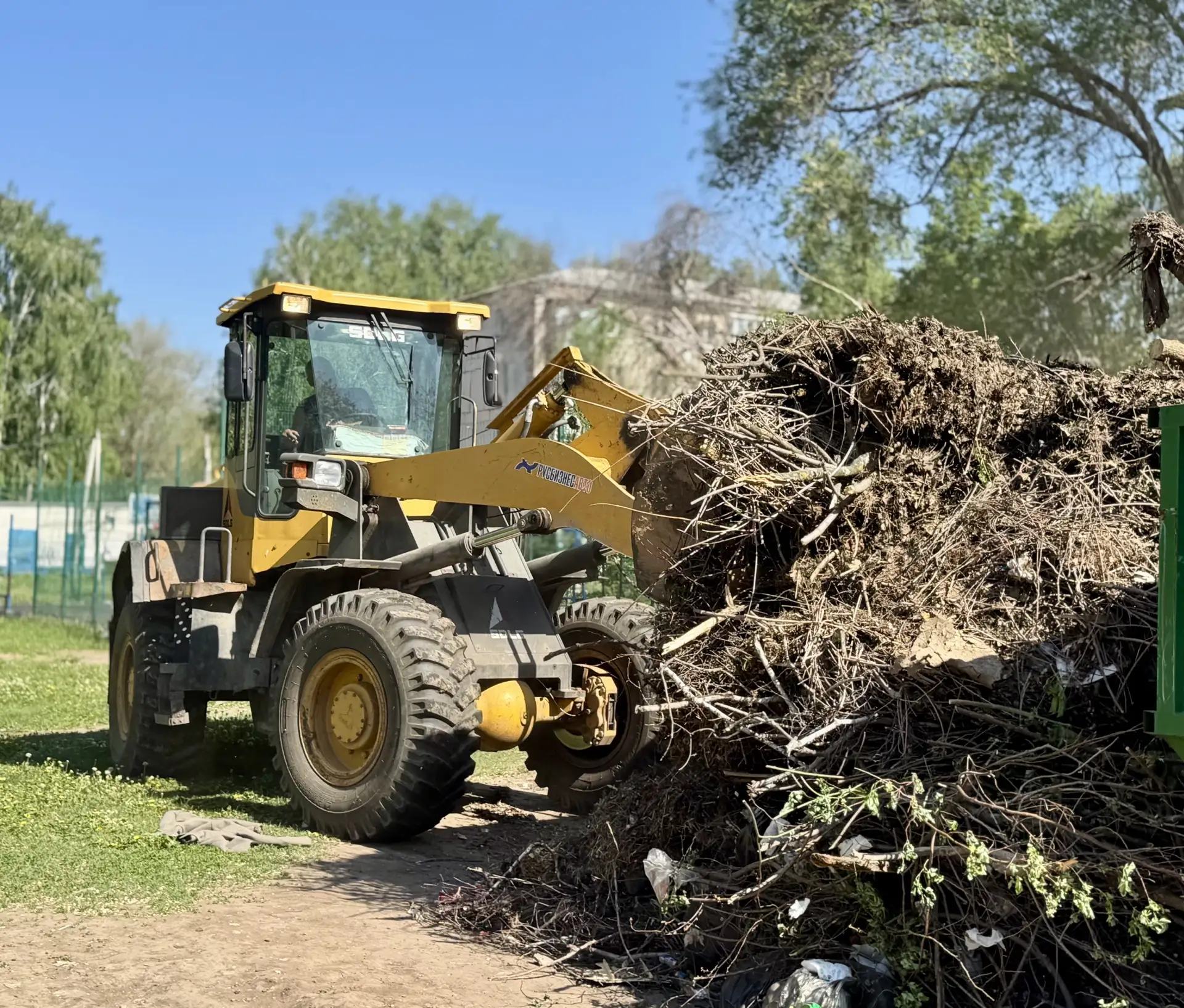 🚜🗑️  Убираем контейнерные площадки с помощью техники