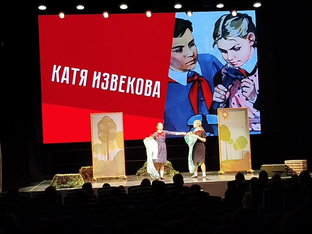 8 мая  в преддверии празднования Дня Победы, учащиеся 4" В" класса посетили Культурный Инновационный