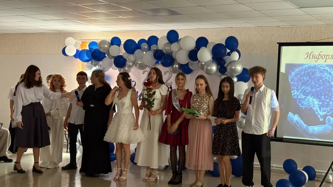 🎉 Прощальная гастроль 🎓✨

💥В нашей школе состоялось торжество для выпускников 9-х классов. Атмосф