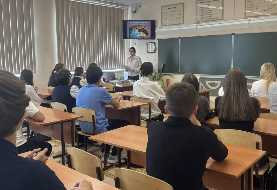 В рамках недели памяти «Звезда по имени Вера» для учащихся 8-х классов прошел Урок-памя...