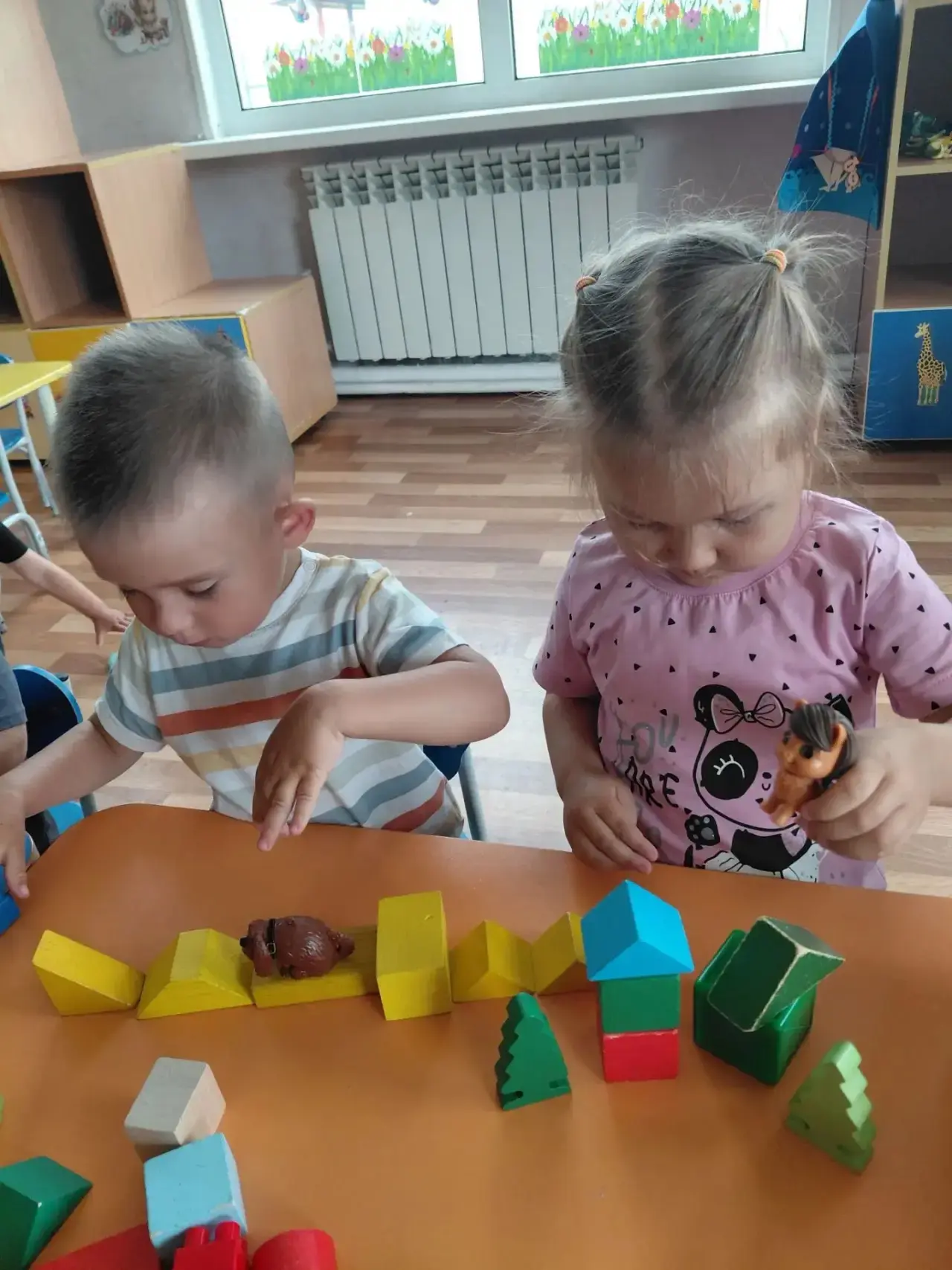 Вот квадратик, треугольник,
