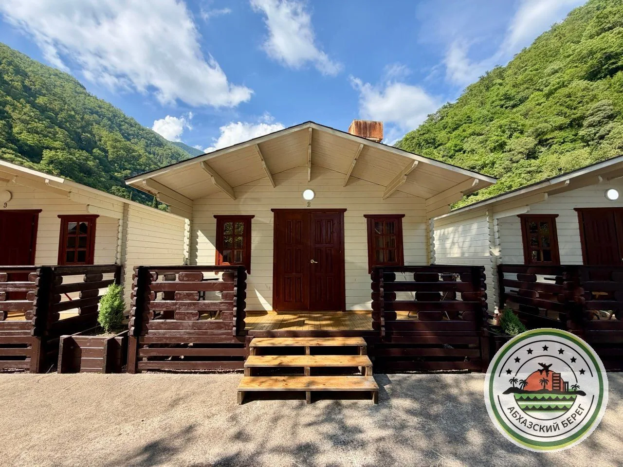 "АЛЕКСАНДРИЯ" домики

📍 Гагра, ул. Русских Добровольцев, 32А
🏖 10 минут до пляжа, галечный
👥 разм