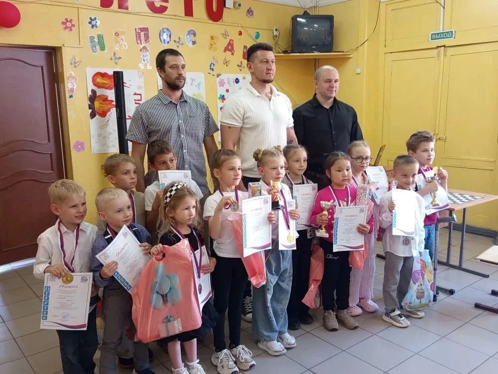 Наши юные чемпионы покоряют вершины! 🏆

В начале лета наши выпускники подготовительных групп продем