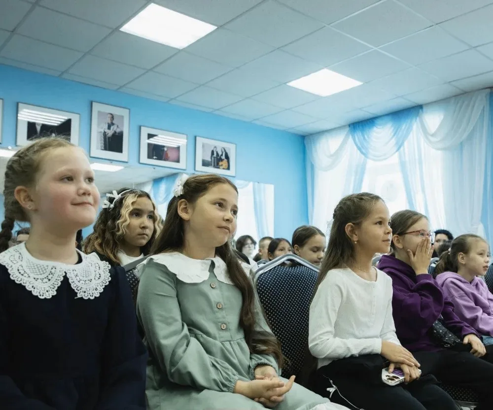 🎨  17 первоклассников пришли в школу искусств в Аксарке.