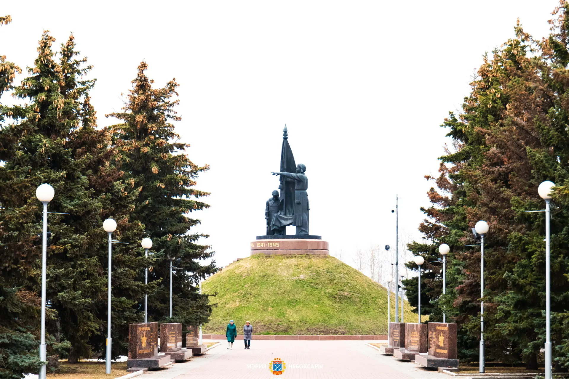 Поделюсь мыслями, на которых поймал себя вчера, прогуливаясь в Парке Победы.  На улицах — простая, к