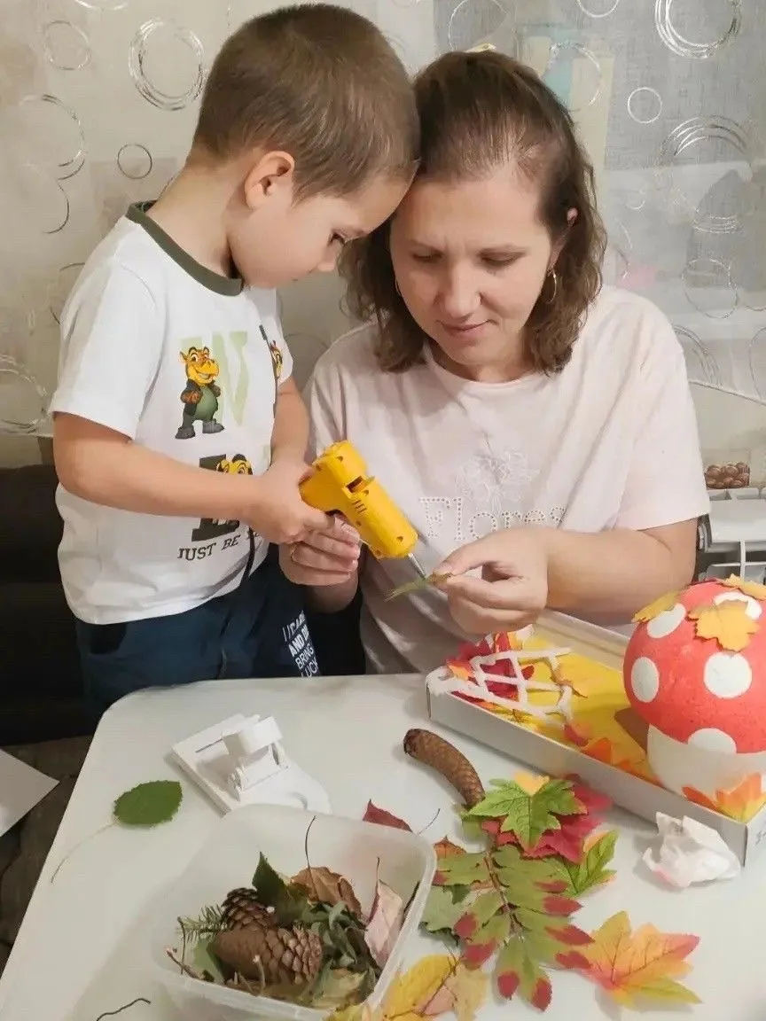 🍂 В младшей группе «Гномы» с большим успехом завершилась третья, самая творческая част...