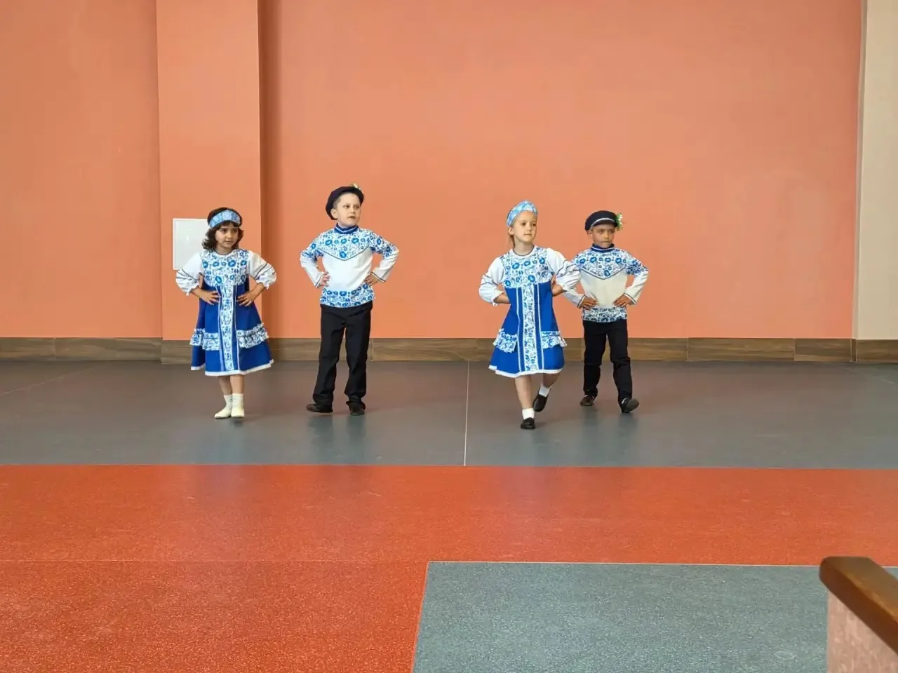 🇷🇺 МАЛЕНЬКИЕ СЕРДЦА — БОЛЬШАЯ ДОБРОТА! Наши «Добрята» подарили праздник бабушкам и дедушкам! 🎭💫
