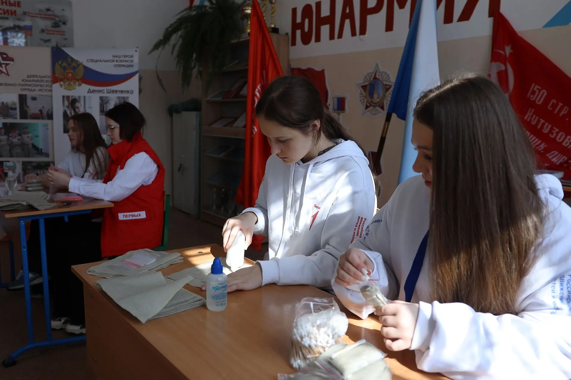 Школьники Хабаровска изготовили сухие души для военнослужащих  🙏 Ученики хабаровской школы № 162 сде
