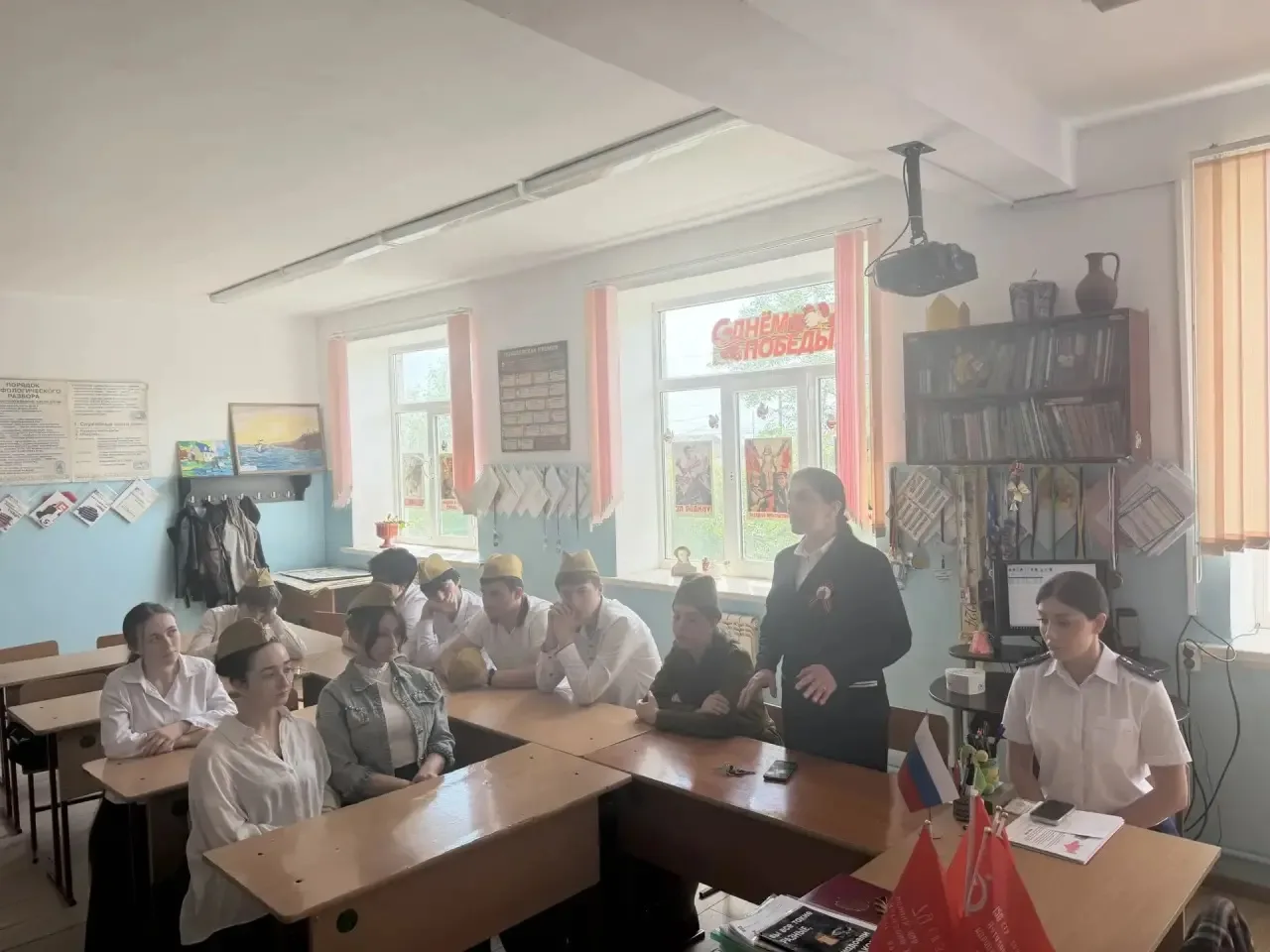 В 11 «А» классе МБОУ «СОШ 12» прошёл классный час «Память народа жива»  8 мая 2026 года классный рук