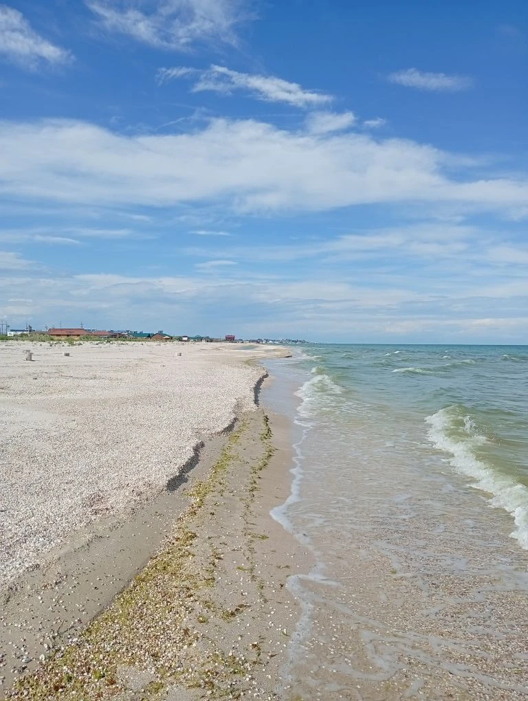 Кирилловка. Сдам жильё в центре,район фонтана, 3 мин до моря посуточно и на длительный ...