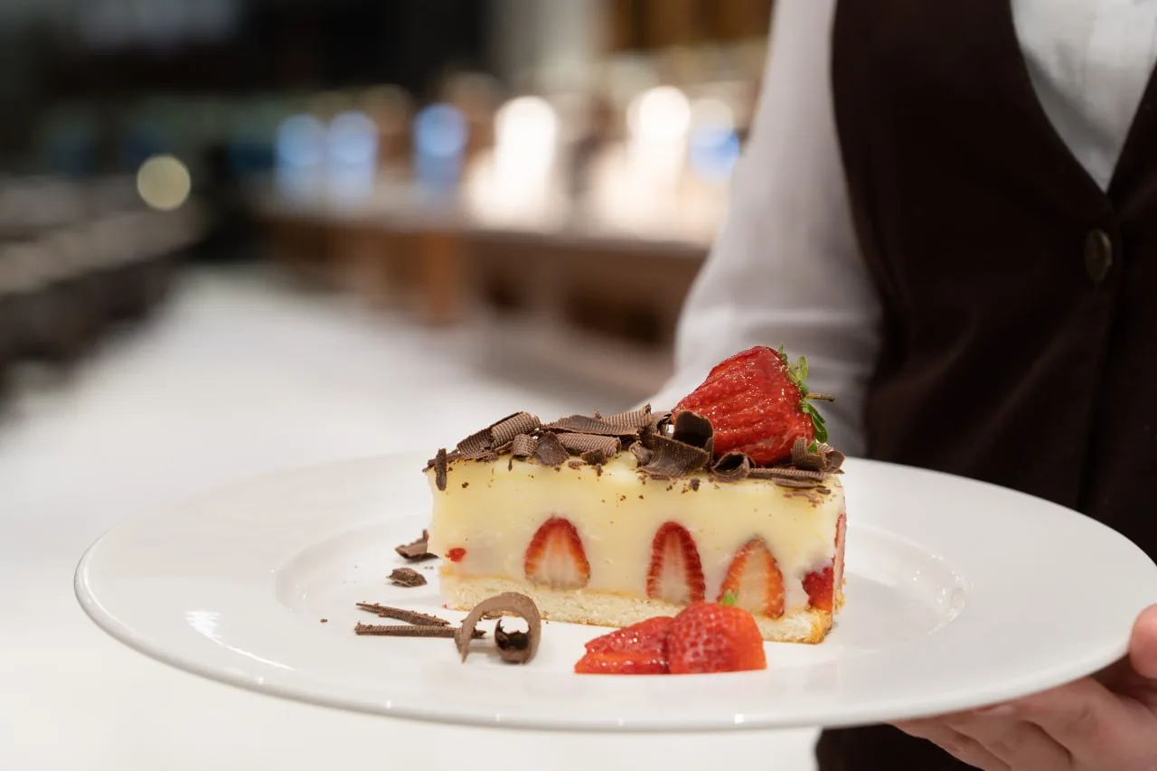 🍰Десерты в ЛЕС Арт - это отдельное произведение искусства 😋

❤️ - если любишь сладкое 
🥲 - я на д