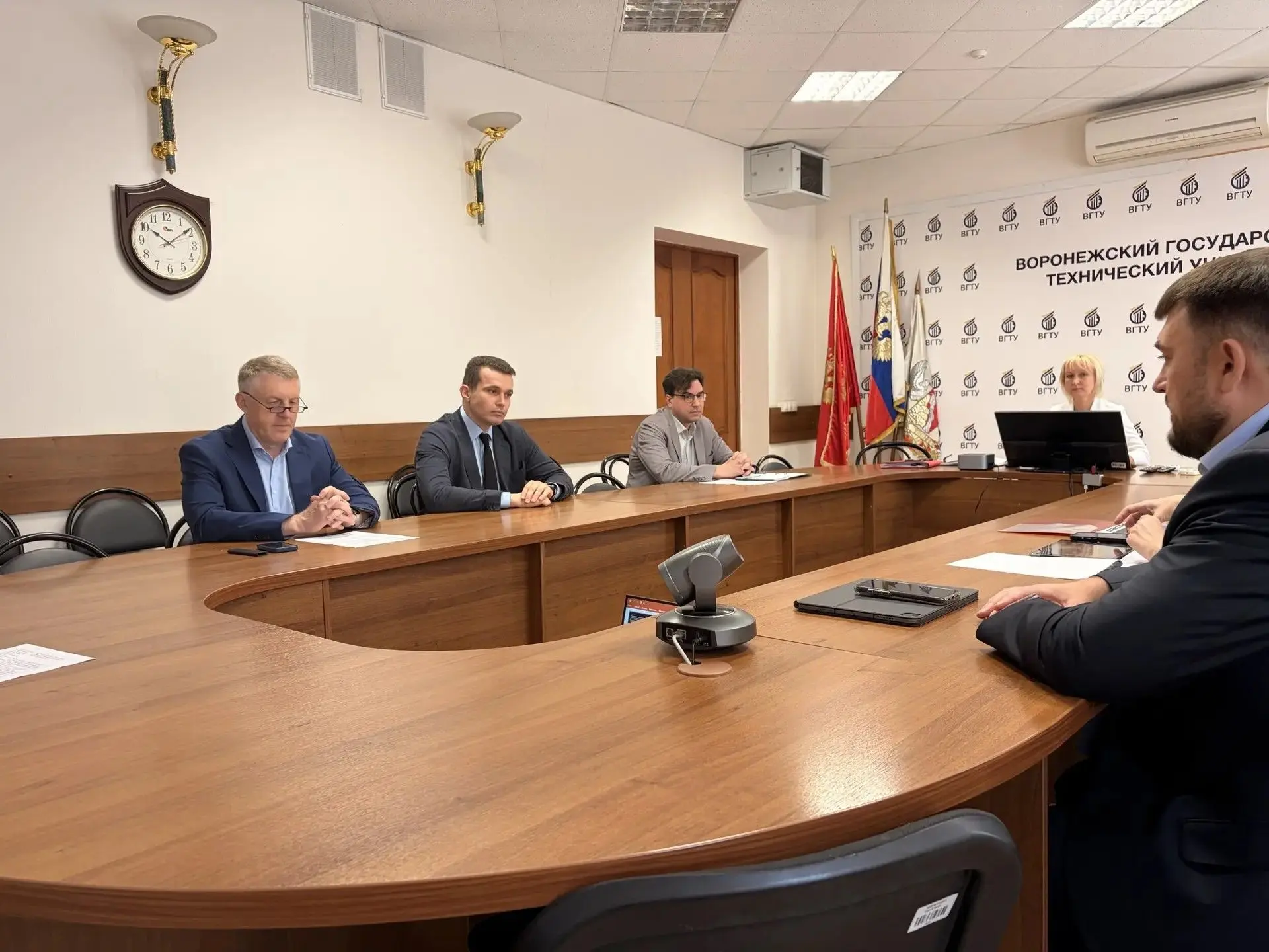 ВГТУ и «Сбербанк» обсудили создание научно-образовательной лаборатории ИИ 💻