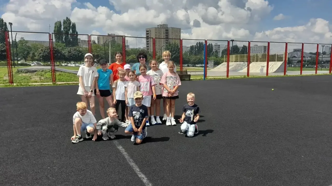 Продолжаем тренировки на свежем воздухе! 🎾
