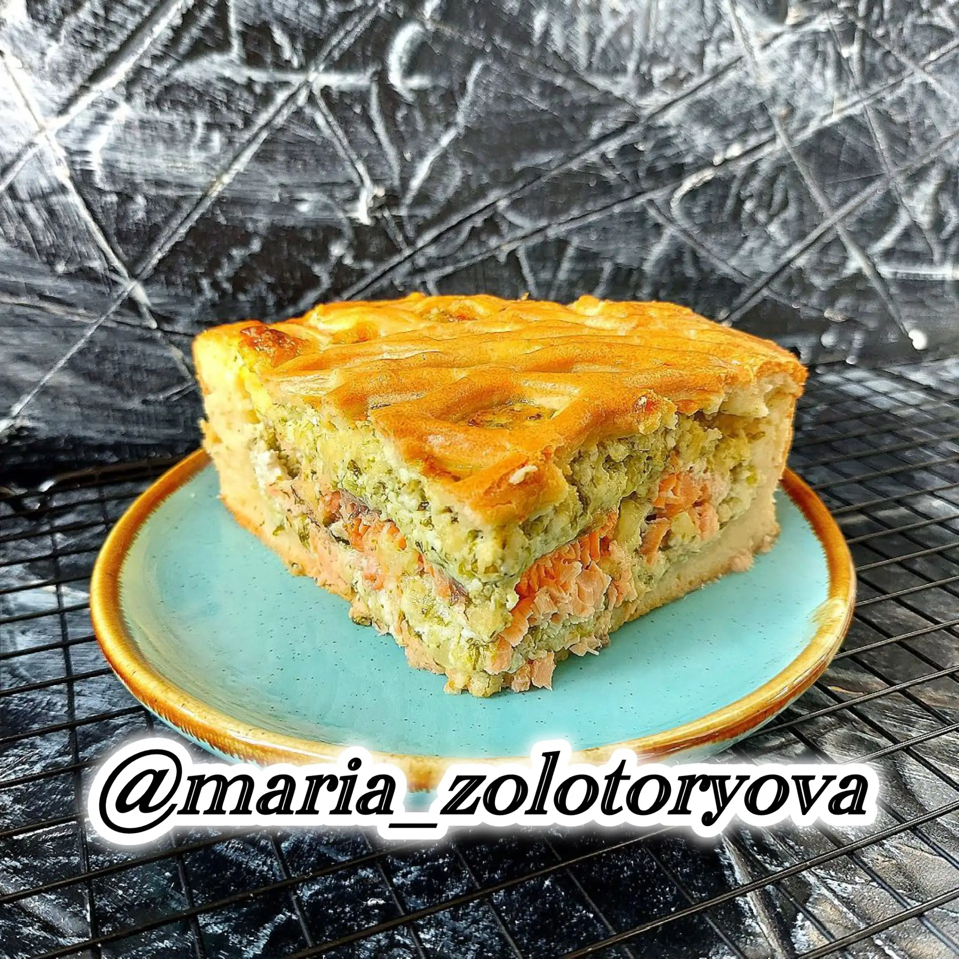 💥Пирог с салатом и рыбой💥