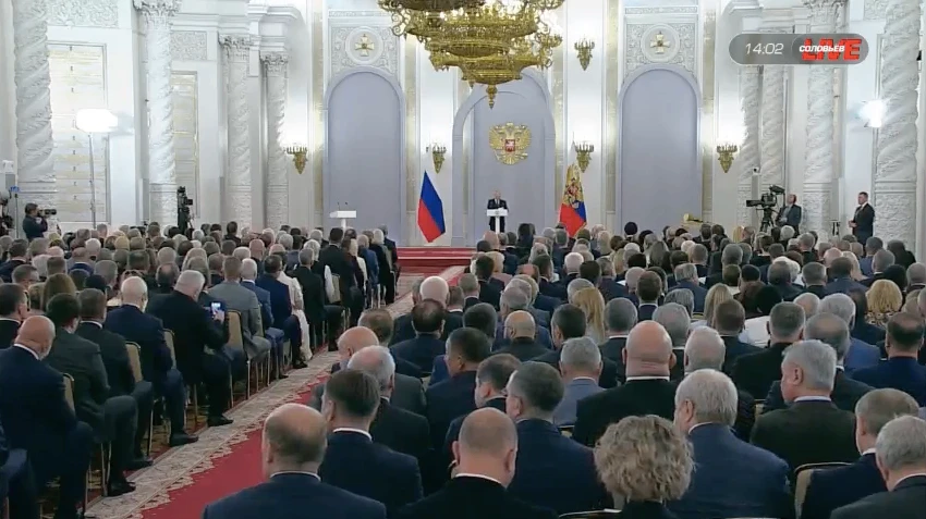 Владимир Путин на встрече с депутатами Госдумы назвал прошедшие пять лет сложными и крайне ответстве