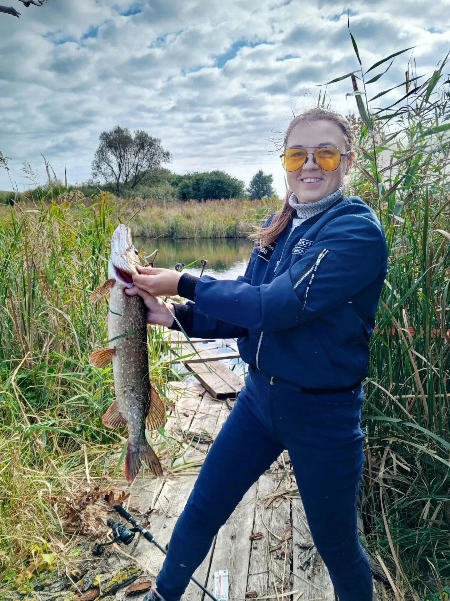 🎣Дончанка - рыбачка похвасталась уловом на реке Кундрючья в Новошахтинске