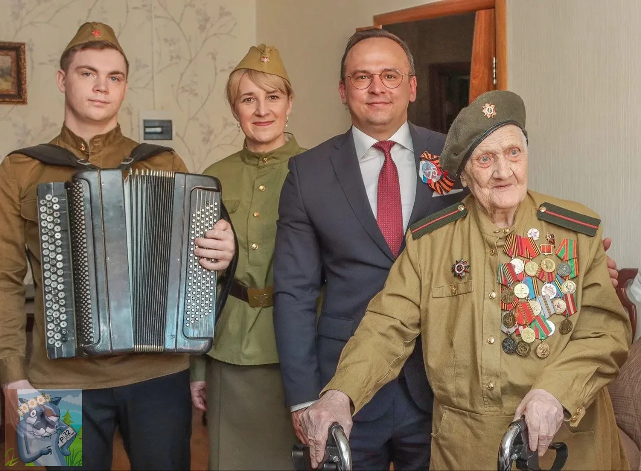 В Советском районе для 102-летней участницы войны Палины Сергеевой устроили персональны...