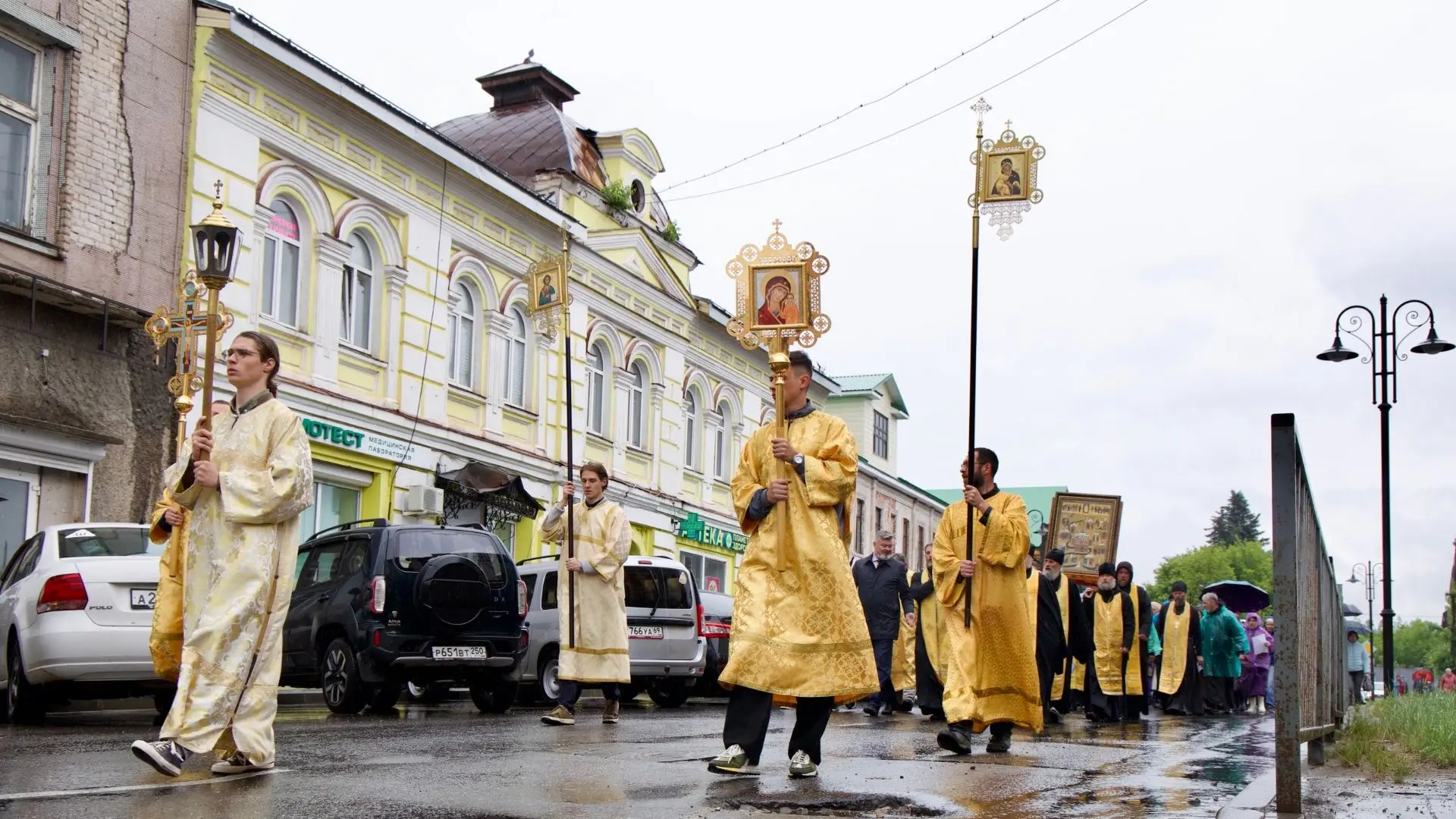 В Кимрах встретили участников Волжского крестного хода

Жители Кимрского округа встретили участников