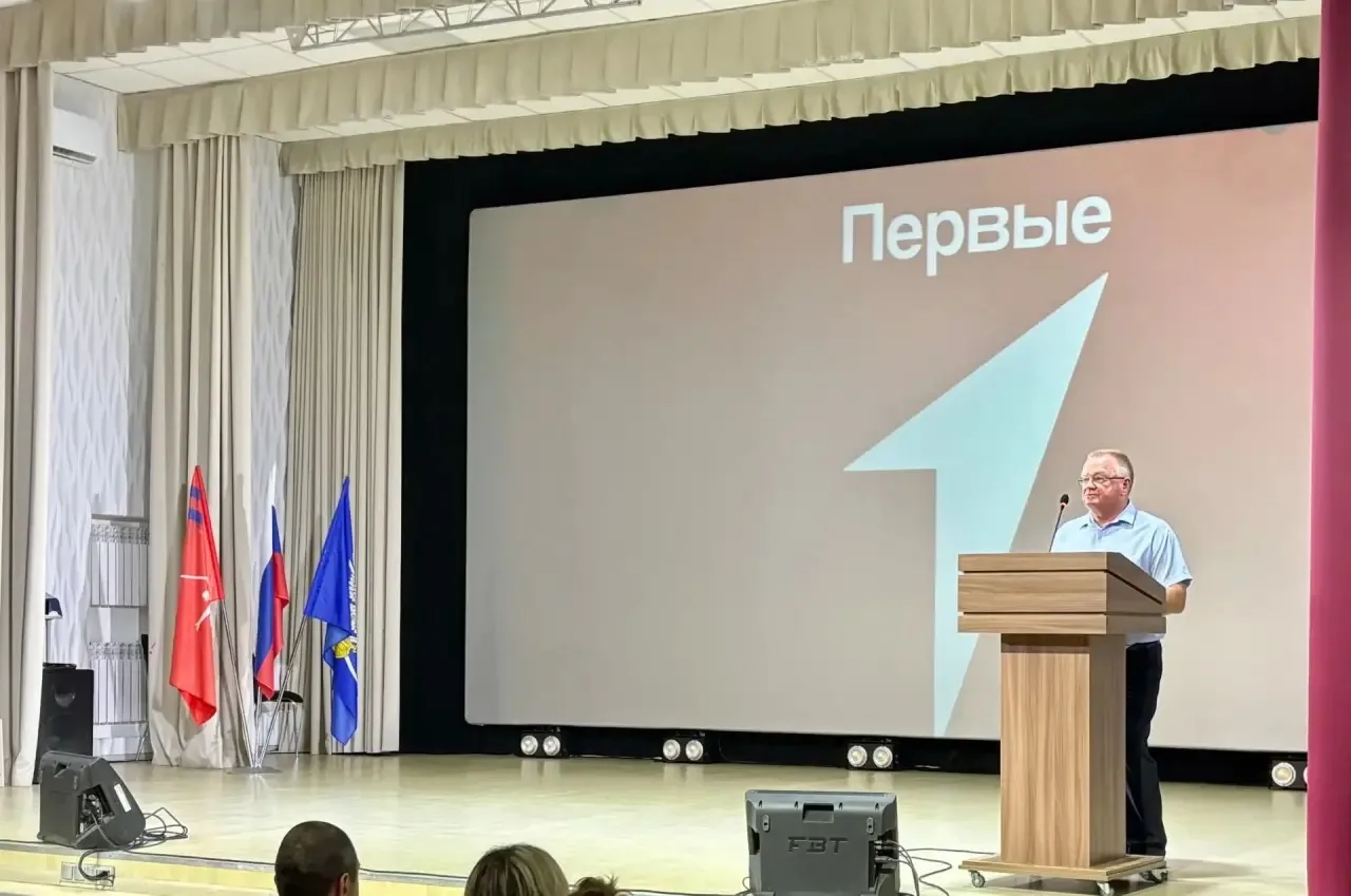 В Котельниковском районе 38 юных граждан получили паспорта в преддверии Дня Государстве...