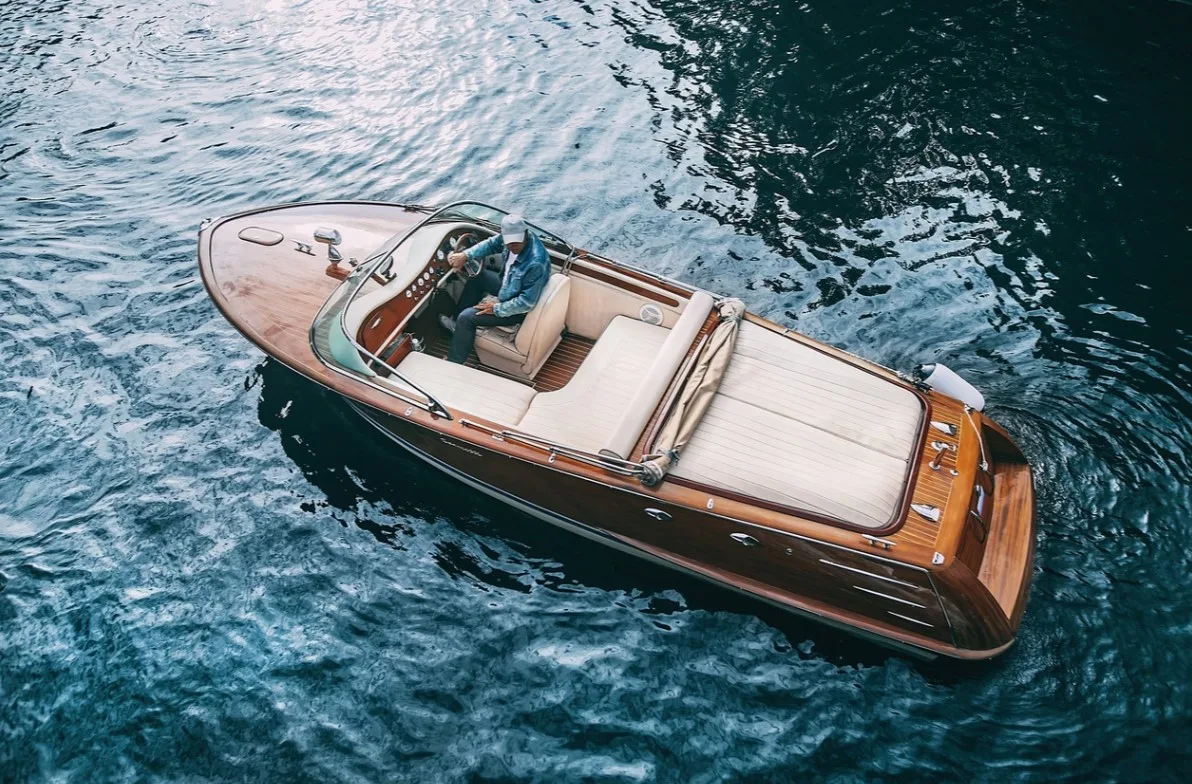 Санремо
👴 до 5 человек
⚓️ Грибоедова
🚾 Туалет ➖
💳 от 14 000 час

https://78kater.ru/katera/sanrem