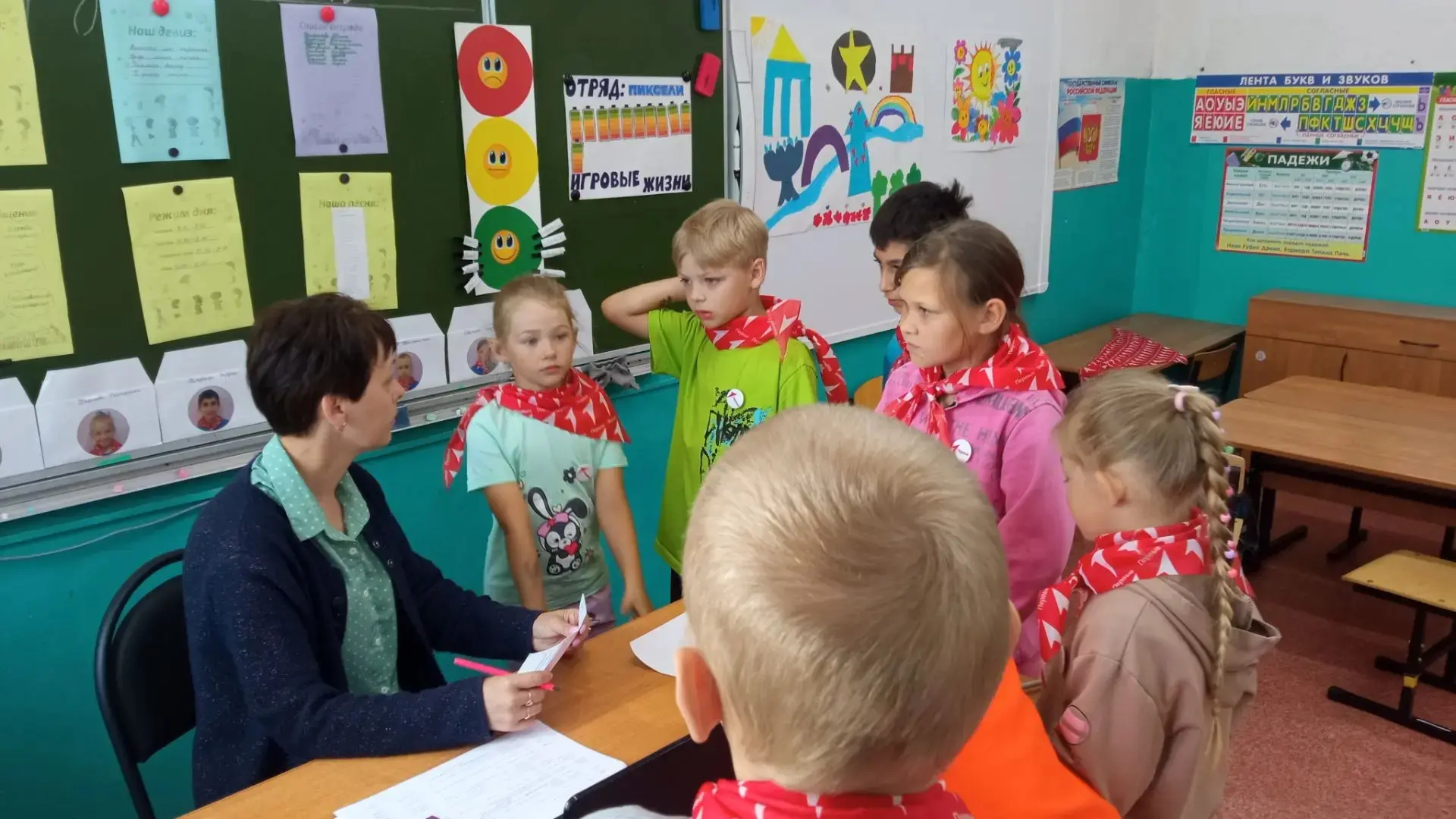 🕊️ ДЕНЬ 13: СЛУЖИ ОТЕЧЕСТВУ! – ПОМНИМ, СКОРБИМ, ГОРДИМСЯ

Тринадцатый день смены «Смена Первых: Пер