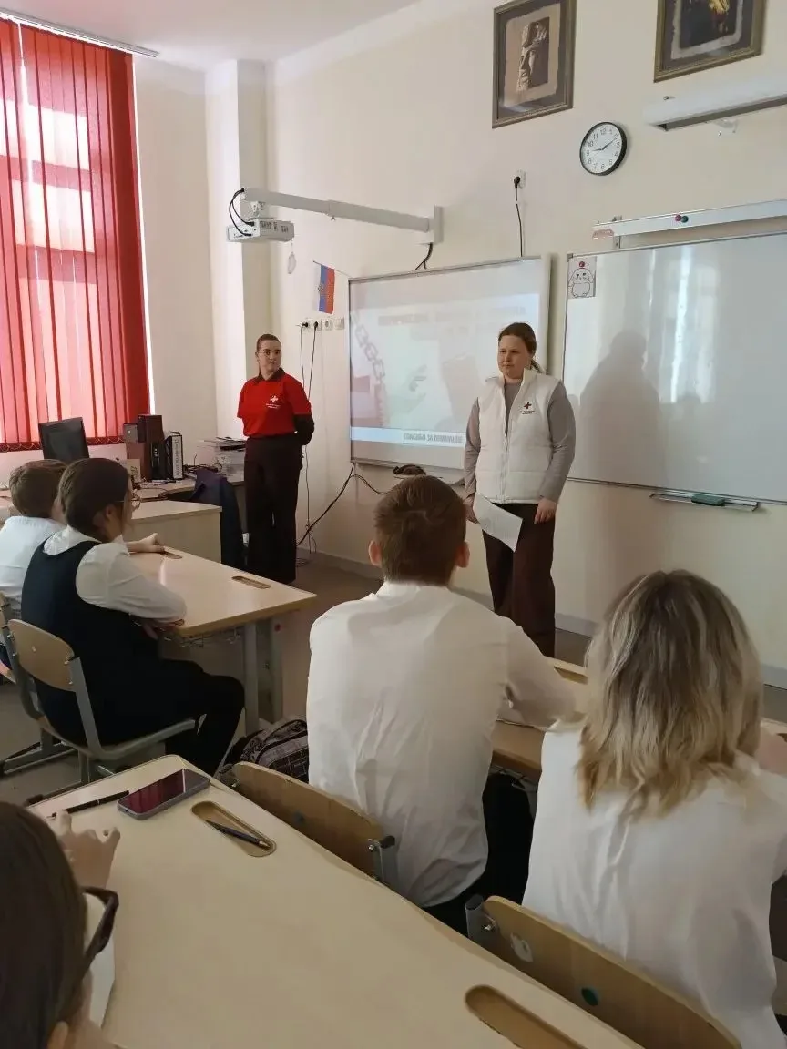 🤝 «МОЕ БУДУЩЕЕ - В МОИХ РУКАХ»: ВСТРЕЧА С ВОЛОНТЕРАМИ-МЕДИКАМИ ДЛЯ ВОСЬМИКЛАССНИКОВ  📣 8 апреля в ра