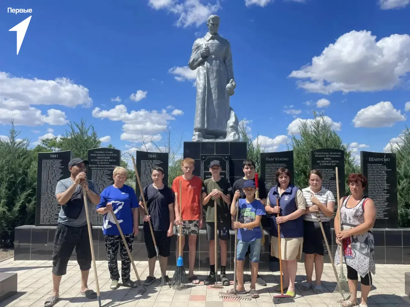 Первые Нижних Торгаев приняли участие в благоустройстве Мемориала Памяти  

В преддверии Дня памяти 