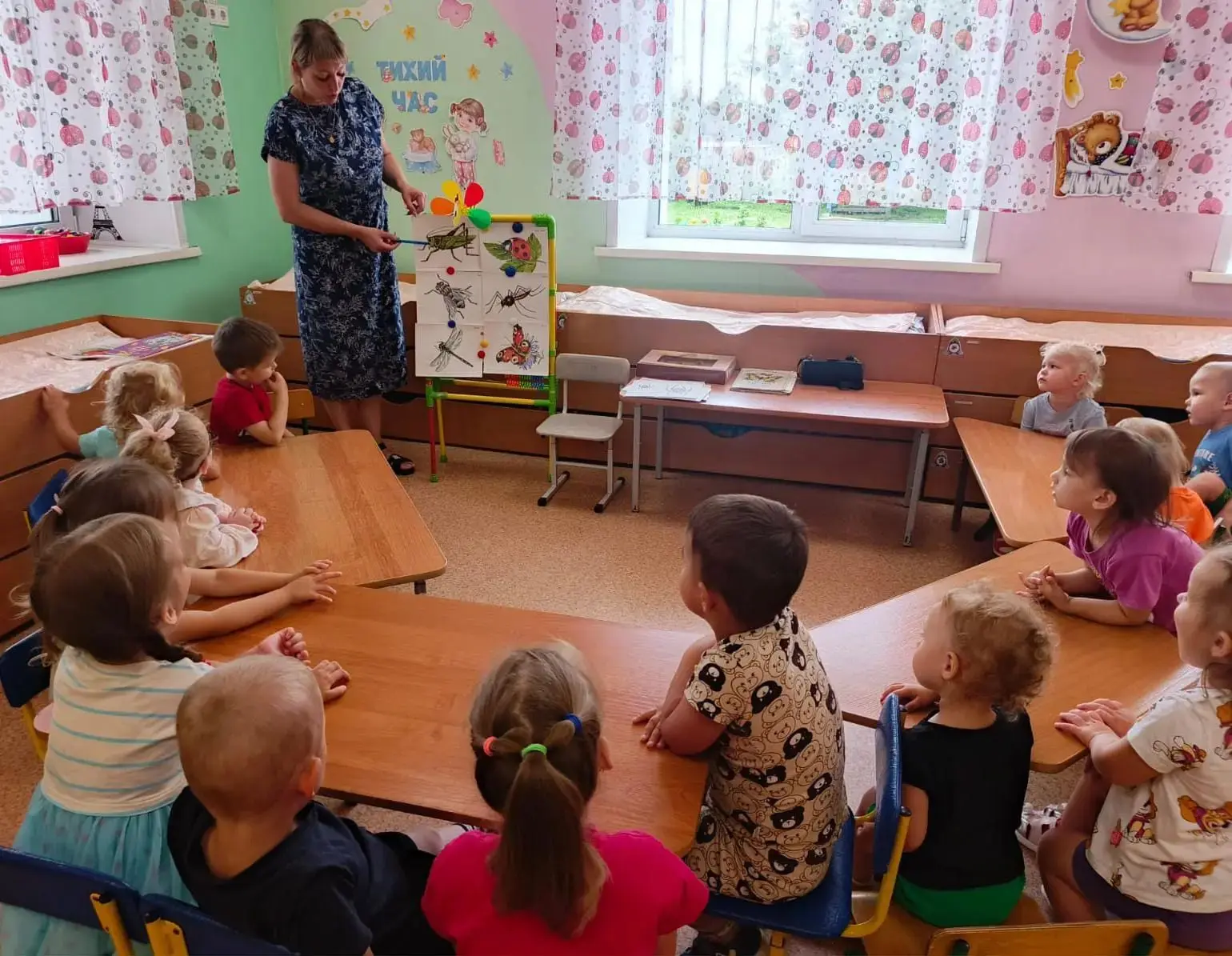 🐞 День насекомых в нашей младшей группе "Колокольчик"! 🐝
Сегодня у нас прошёл увлекательный и позн