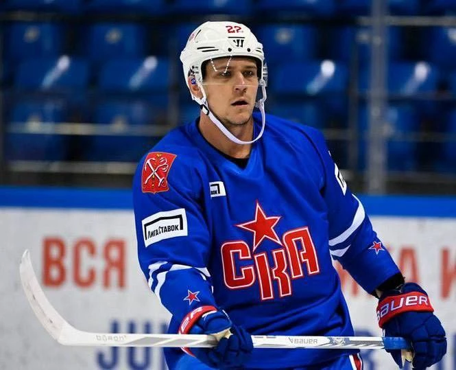 Защитники СКА Никита Зайцев и Тревор Мерфи могут покинуть клуб. 

☝️ Отмечается, что у них «серьезны