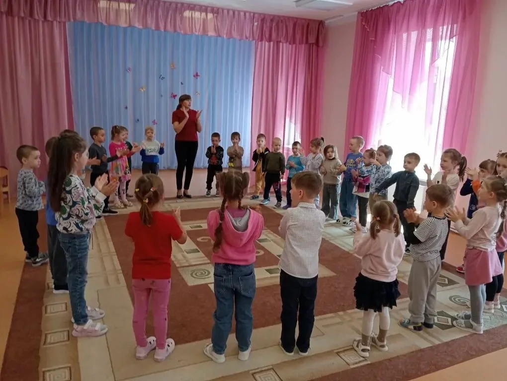 🌈 1 июня в нашем МКДОУ был проведен праздник, посвящённый Дню защиты детей!
☀️ К ребятам в гости пр