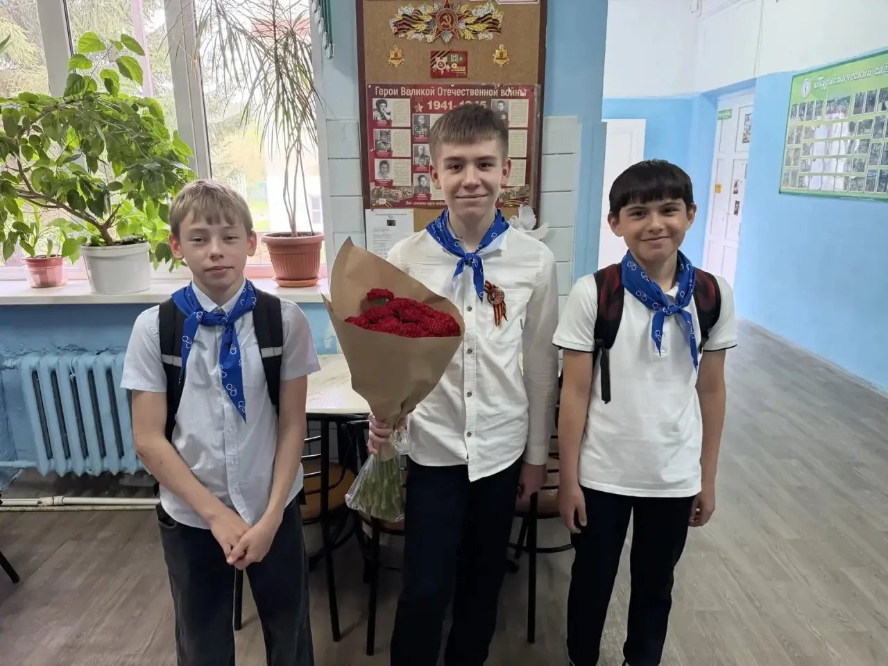 Накануне великого дня, подарившего нам мирное небо...🕊️ в МОУ Раменская СОШ N6 юные инспекторы движе