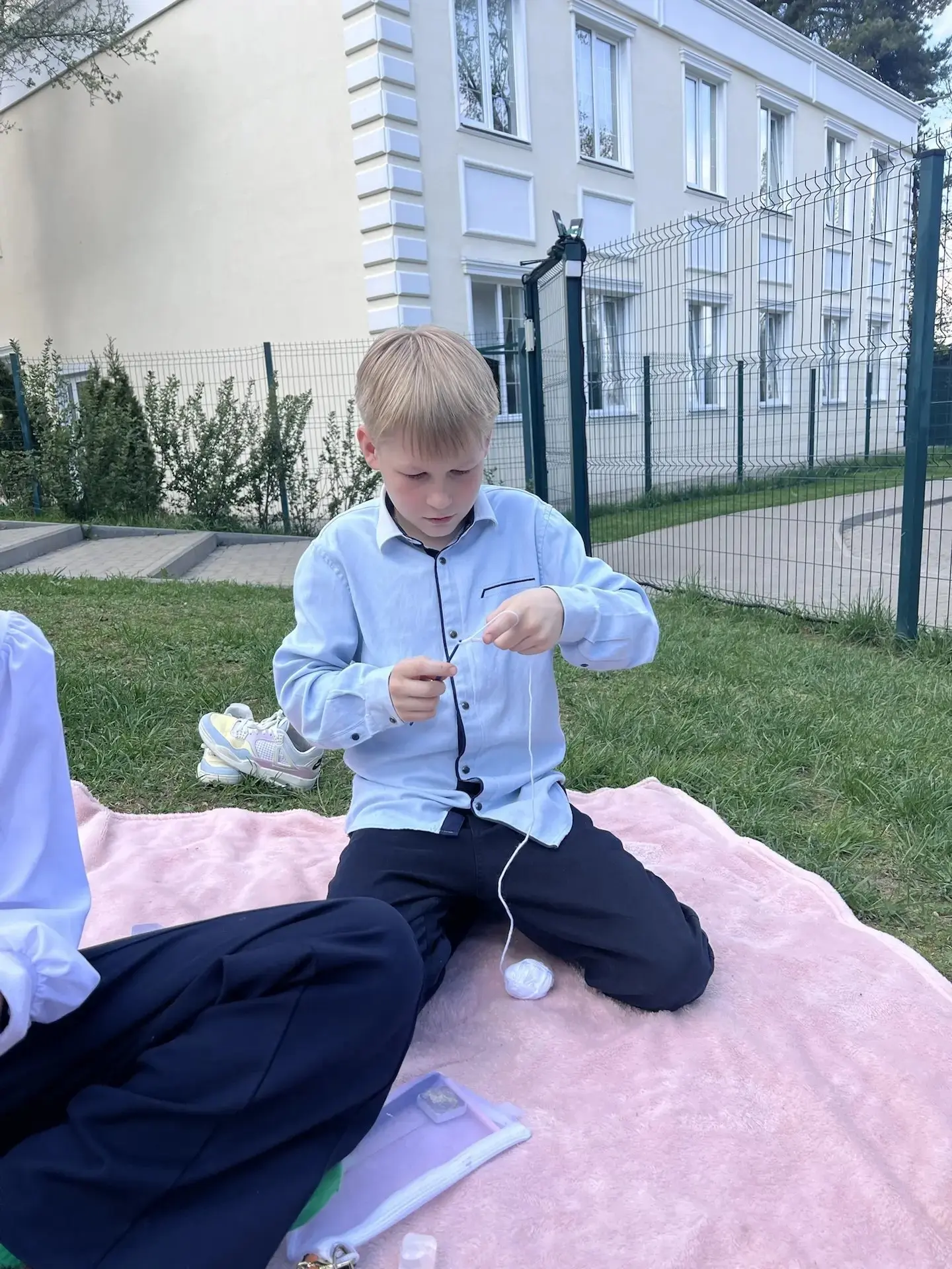 Обещала продолжение. В прошлый раз говорила про домашние задания и почему мы их не даём. А мама та с