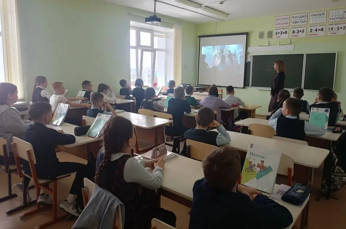 Разговоры о важном»: 65 лет триумфа ко Дню космонавтики 🚀  Сегодня прошел тематический урок «Разгово