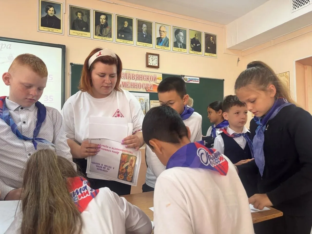 📕В поисках тайн родного слова: как третьеклассники открывали для себя азбуку📕

📜  В  преддверии Д