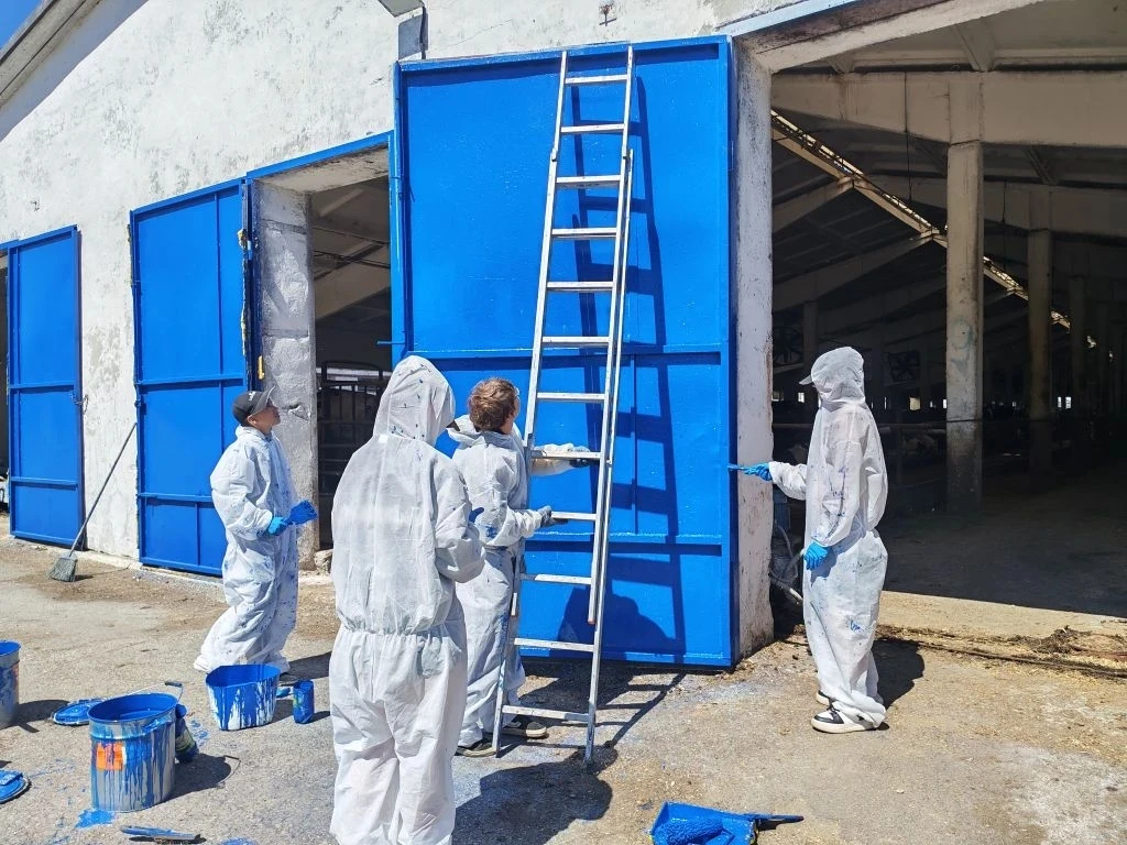 Сегодня наш трудовой отряд завершил работу на базе ООО «Михайловское». Ребята получили ...