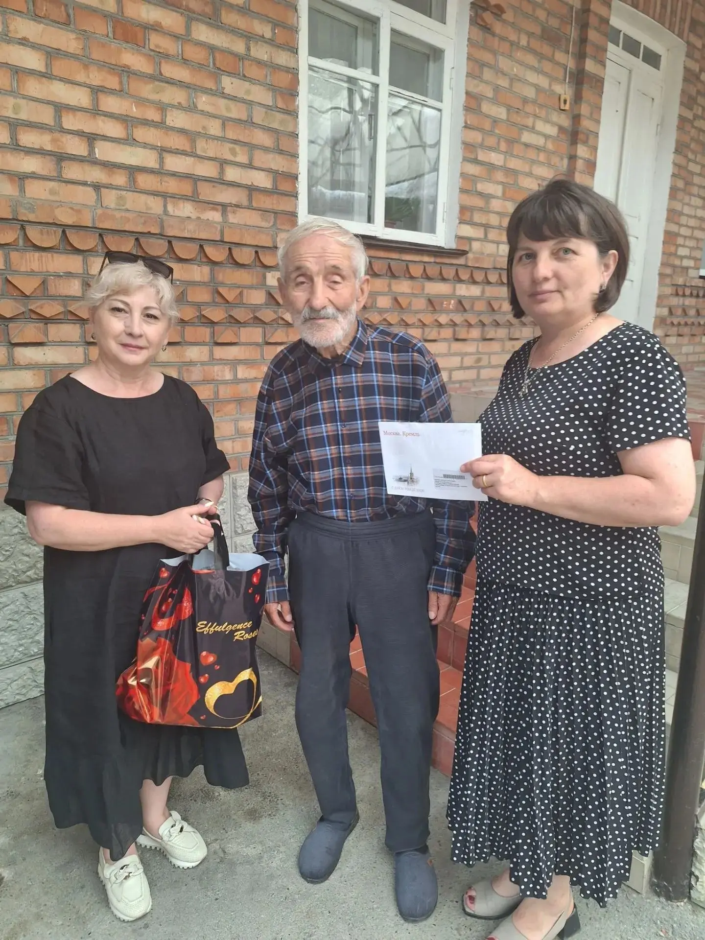 🌼В течение месяца мы поздравляли наших дорогих получателей услуг с Днем рождения!