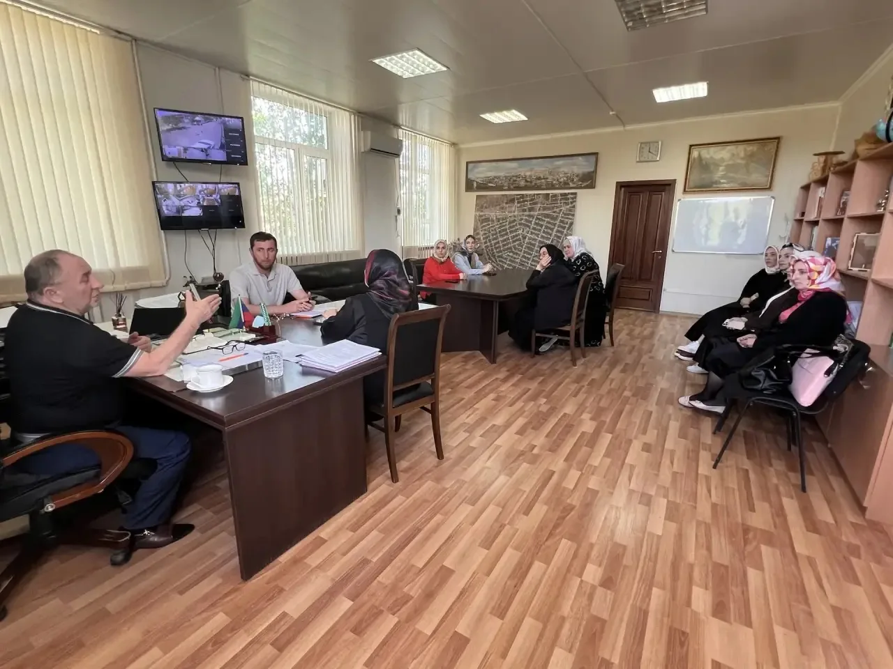 В нашем центре 14 мая прошло важное административное совещание, на котором обсудили гла...