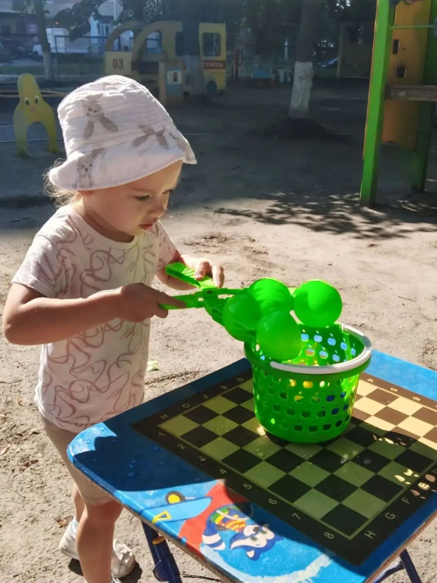 Воспитанники  группы "Улыбка" с удовольствием погрузились в водные приключения: участво...