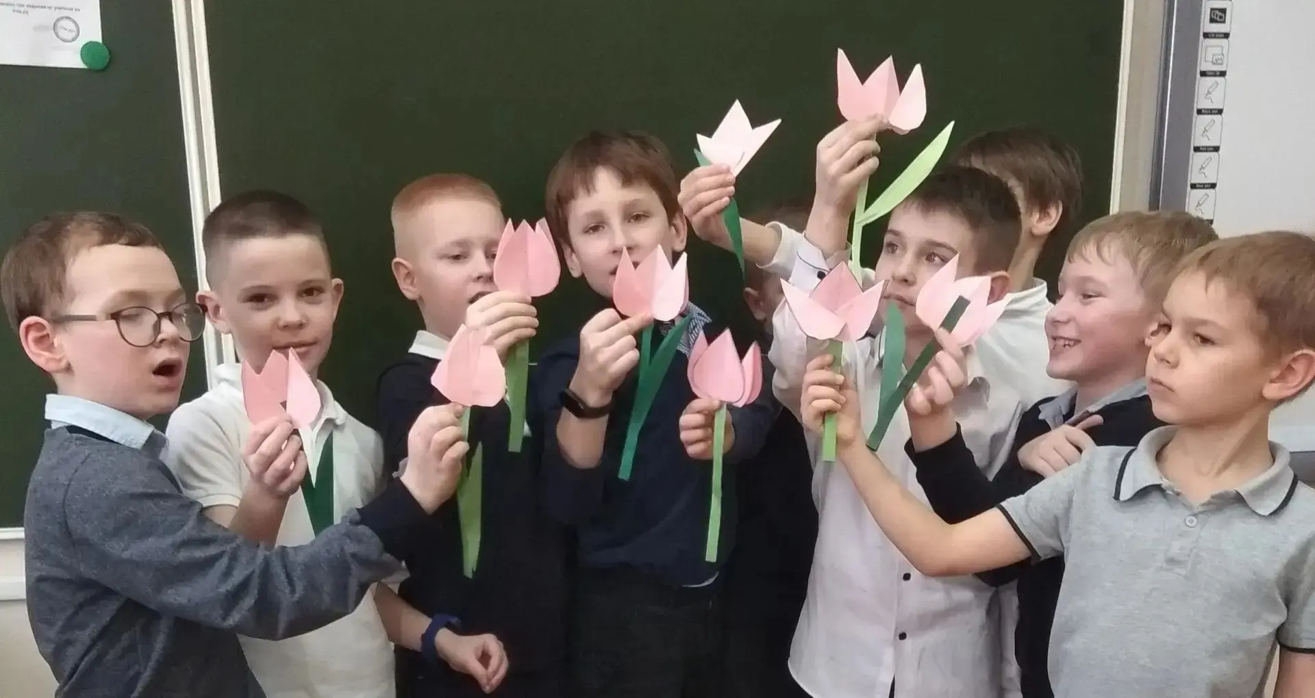 🌸 С 8 Марта от «Орлят России»! 🌸  Дорогие наши мамы, бабушки, сестрёнки, учительницы и наставницы!  