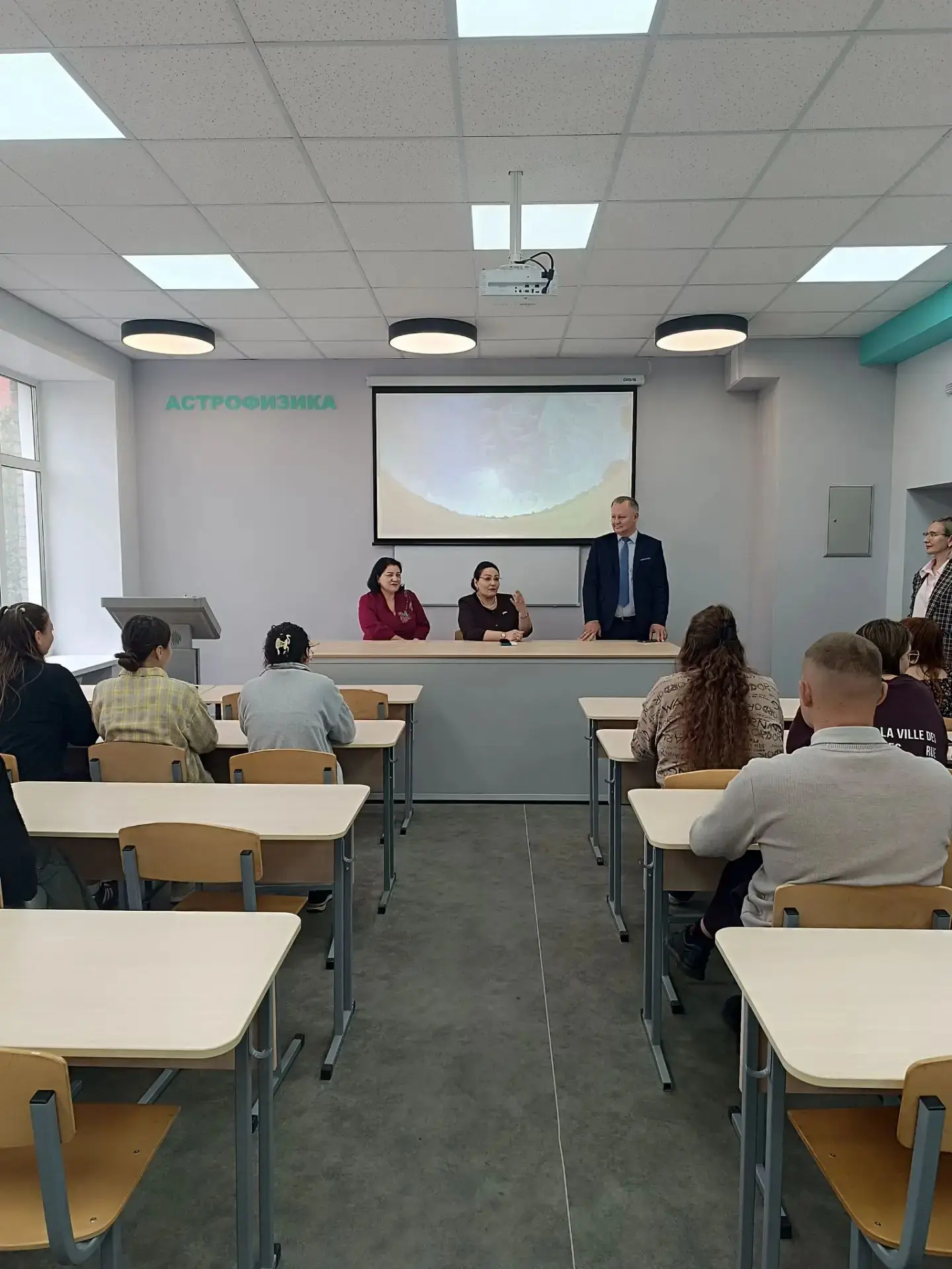 ⚡В ИИТиФМО прошла встреча будущих педагогов с руководителями Российско-Таджикских школ