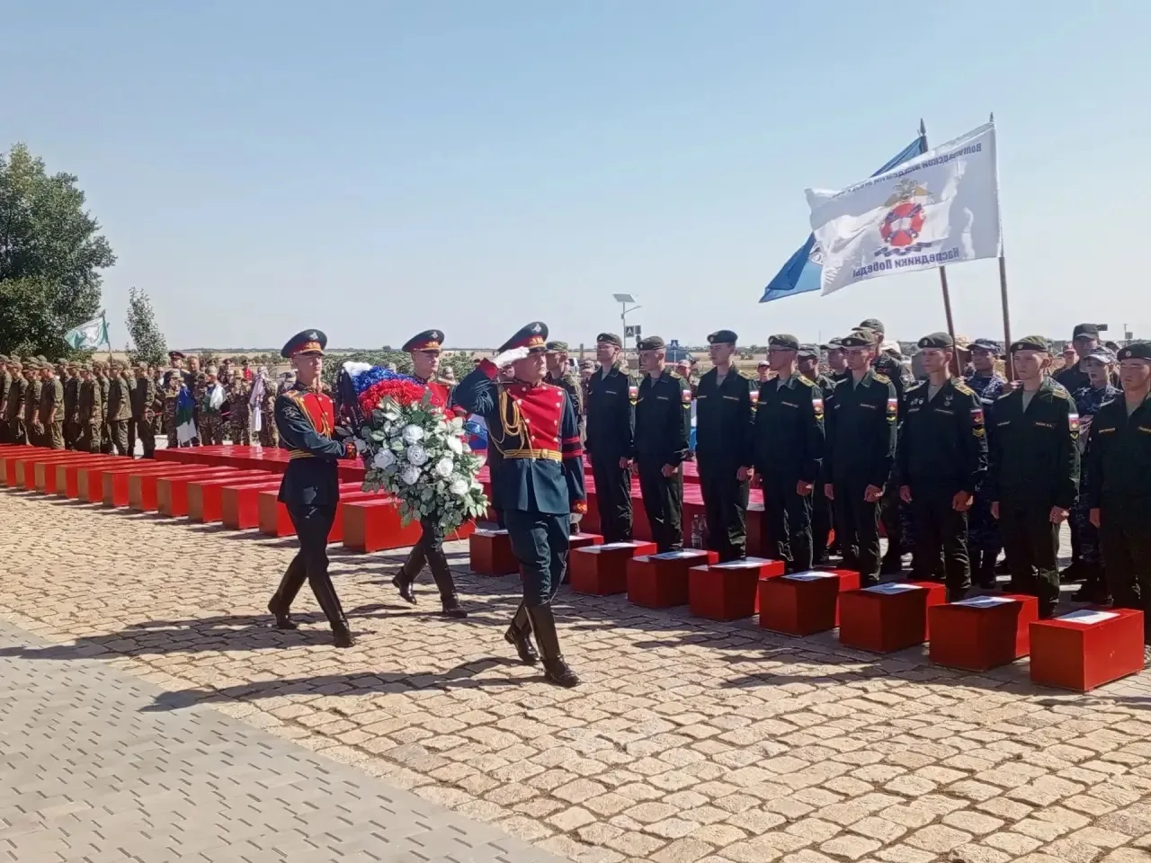 🪖  Через 81 год солдат вернулся с войны…