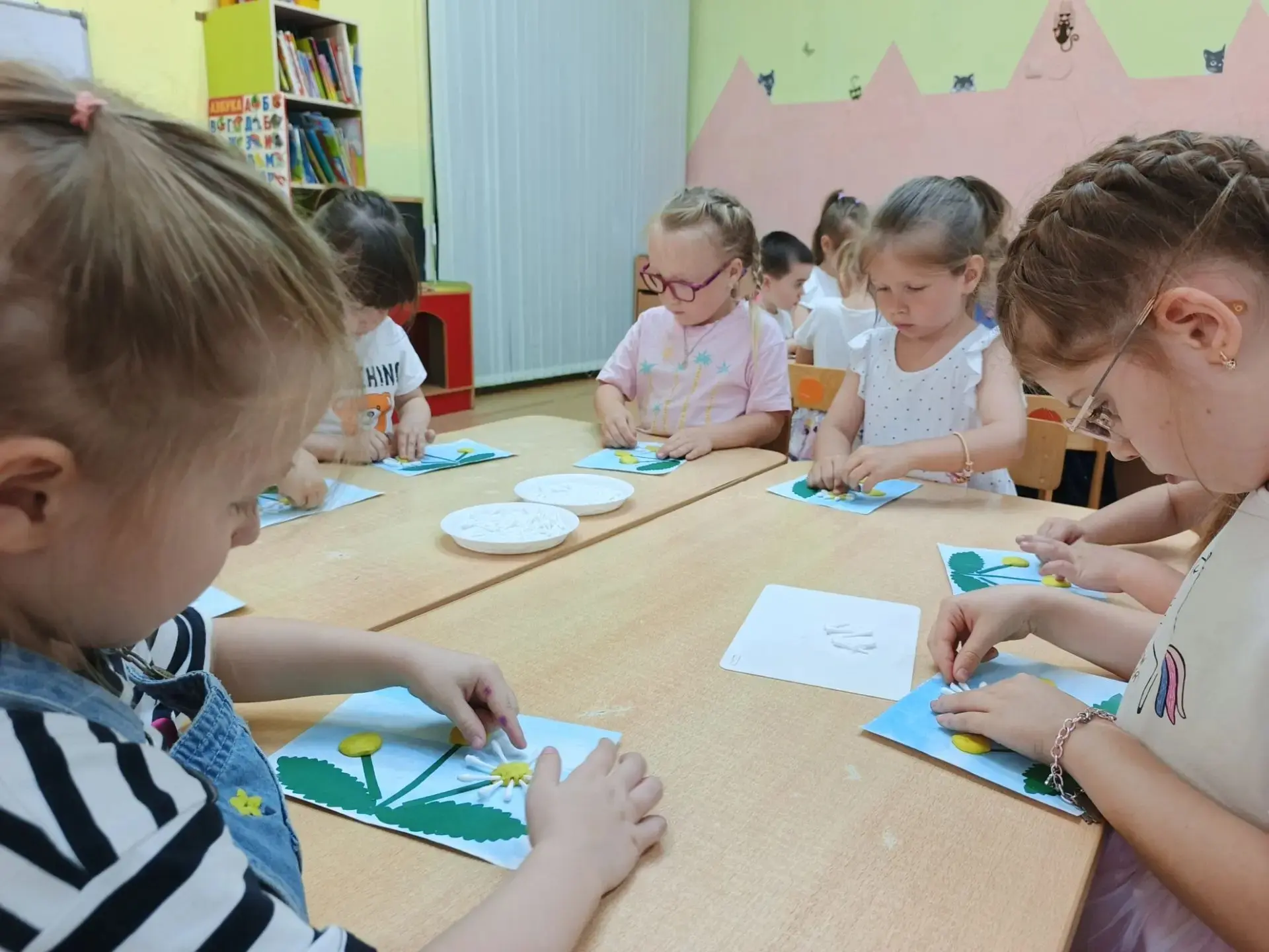 Сегодня замечательный праздник — День семьи, любви и верности!♥️♥️♥️ Наша младшая группа подготовила