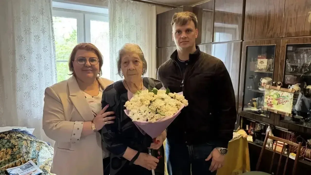 Вчера вместе с Главой управы #НагатиноСадовники Куцевым Павлом Сергеевичем поздравили с...