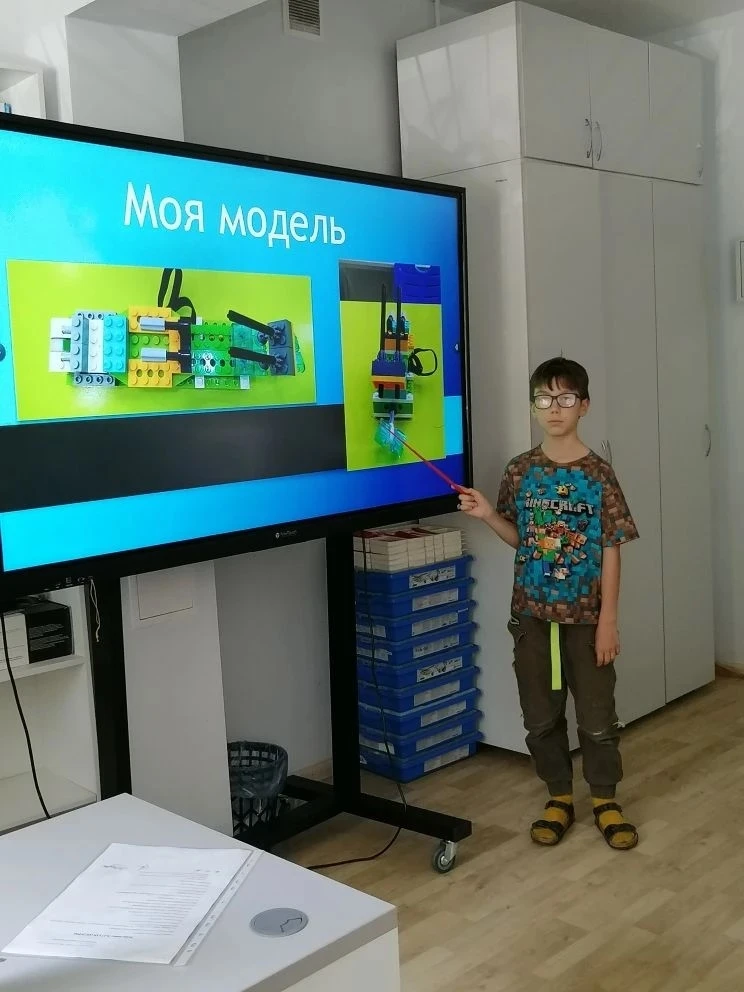 ✨ Подводим итоги учебного года в отделе компьютерных наук!

💻 Учащиеся направлений «Лазерная резка 