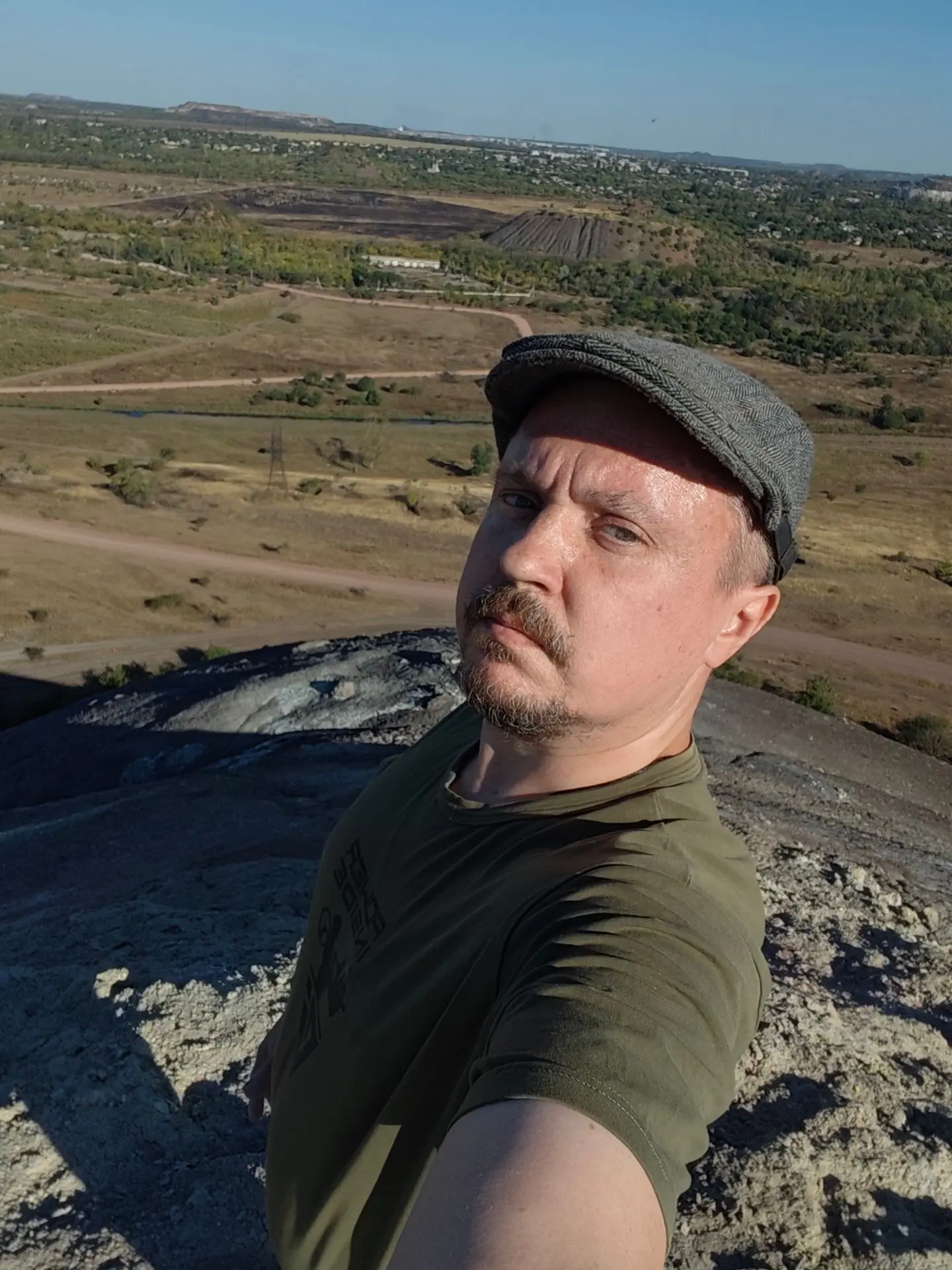 Из детсва яркое воспоминание: лет 5 мне было, гостил у бабушки в Красном Сулине, а там ...
